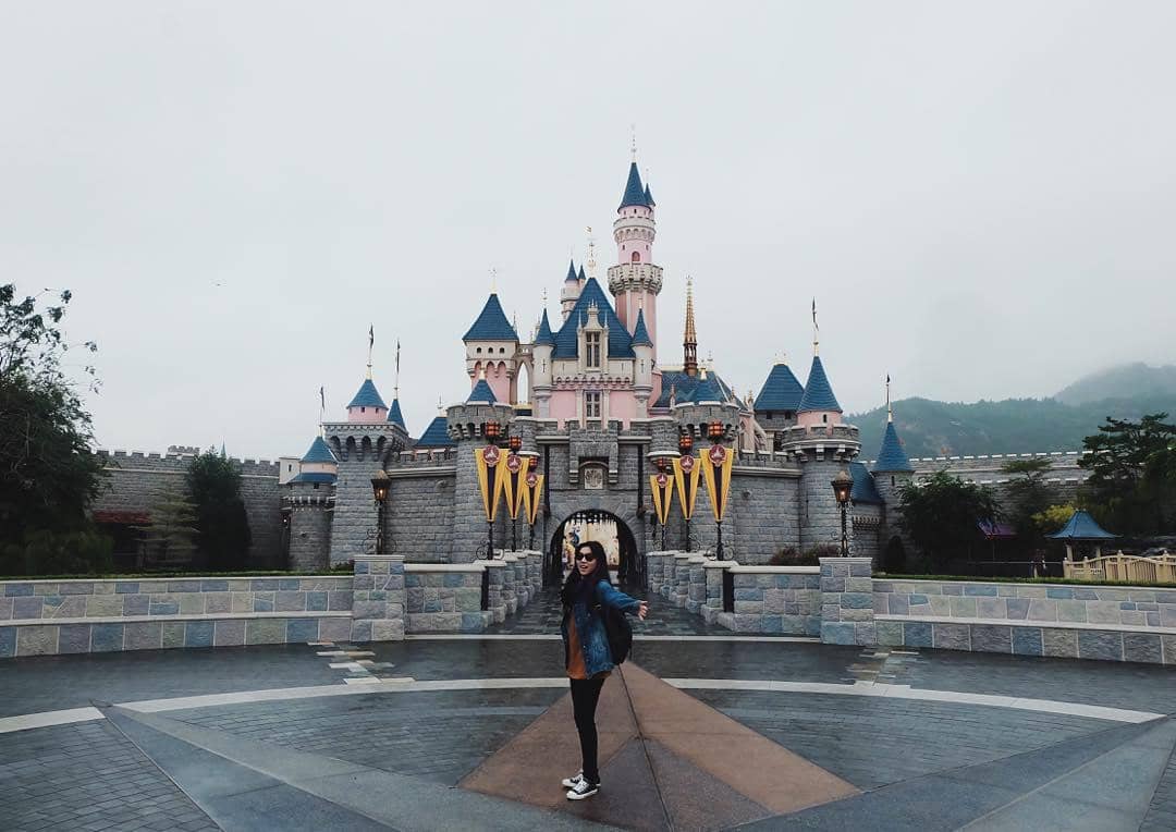 Instagram: @isyanasarasvati