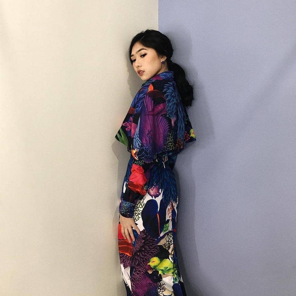 www.instagram.com/isyanasarasvati