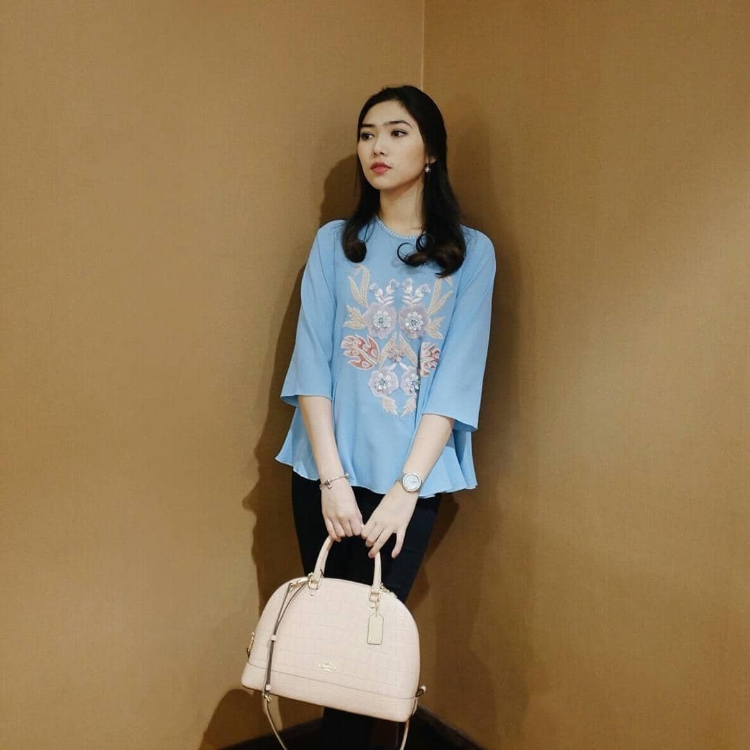 Instagram: @isyanasarasvati