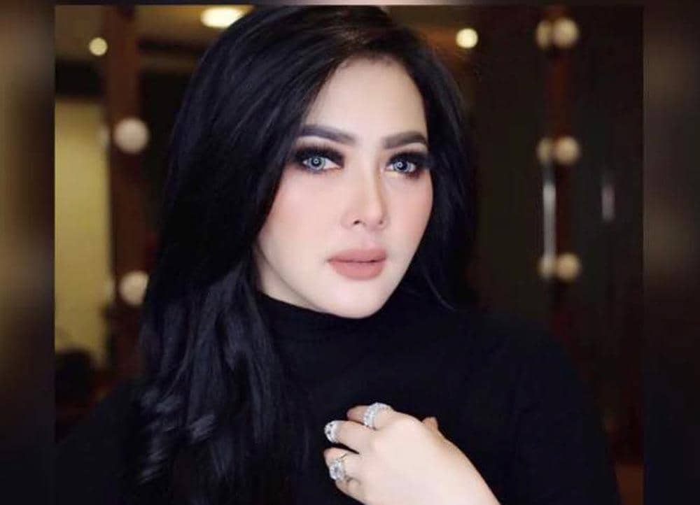 www.instagram.com/princessyahrini