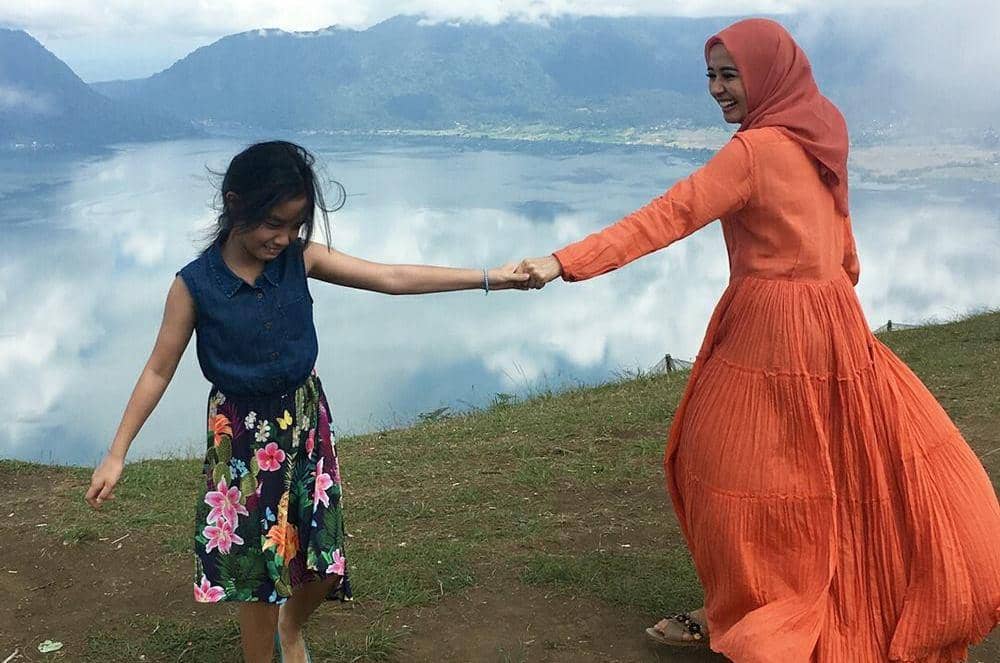 Instagram @laudyacynthiabella