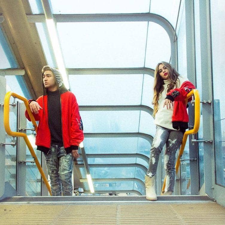 Instagram: @valerieethomas