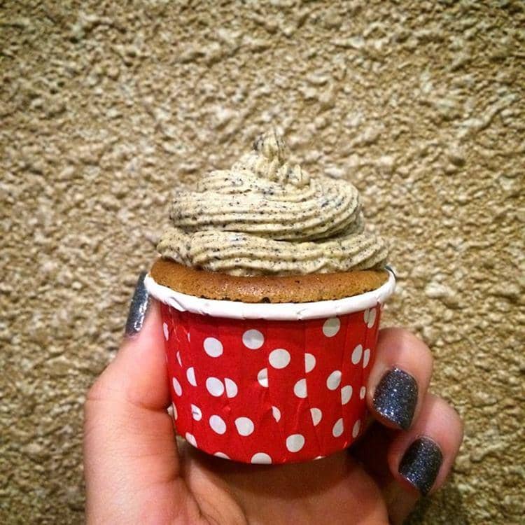 Instagram @vanessasurya