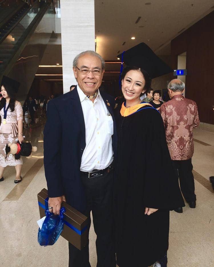 Instagram @vanessasurya