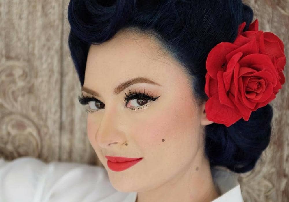 Mirip Artis Hollywood, Ini Gaya Unik Istri Derby Romero Saat Menikah