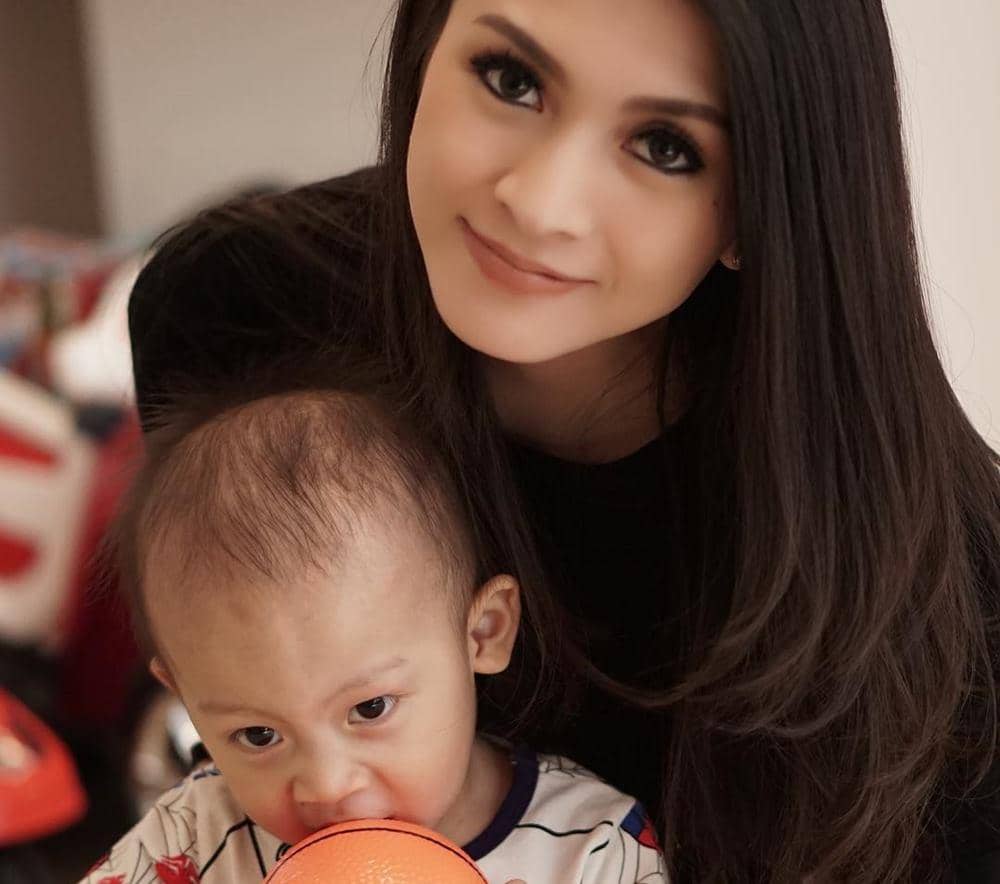 Instagram @donitabhubiy