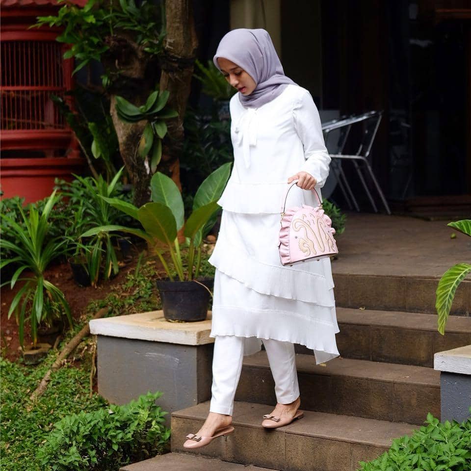 Instagram: @laudyacynthiabella