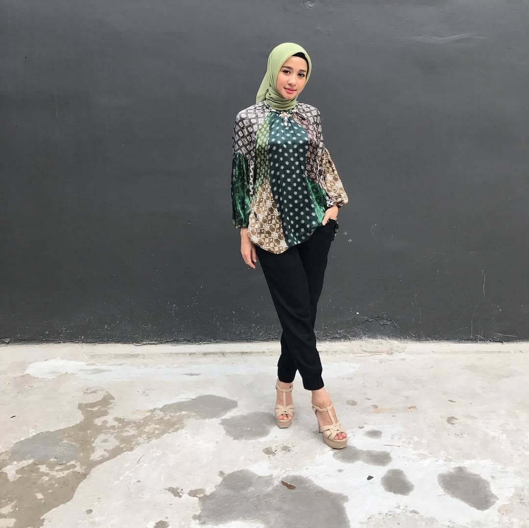 Instagram: @laudyacynthiabella