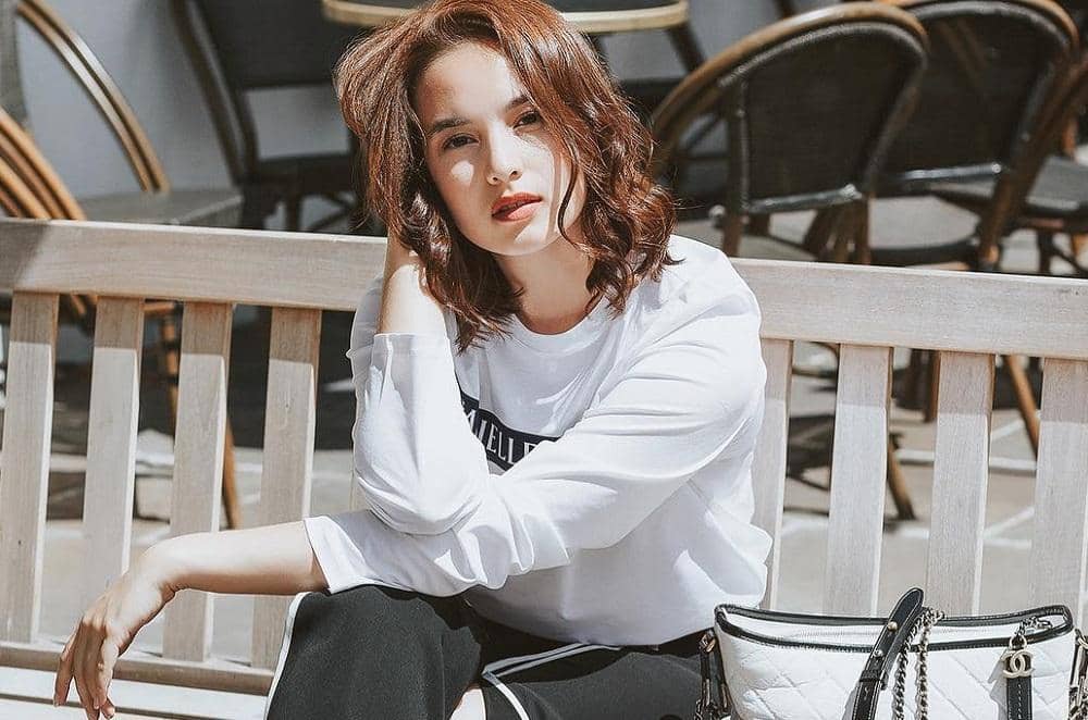www.instagram.com/chelseaislan