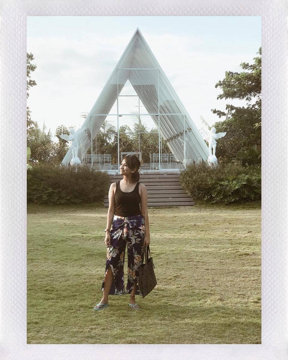 Instagram: @vanessaangelofficial