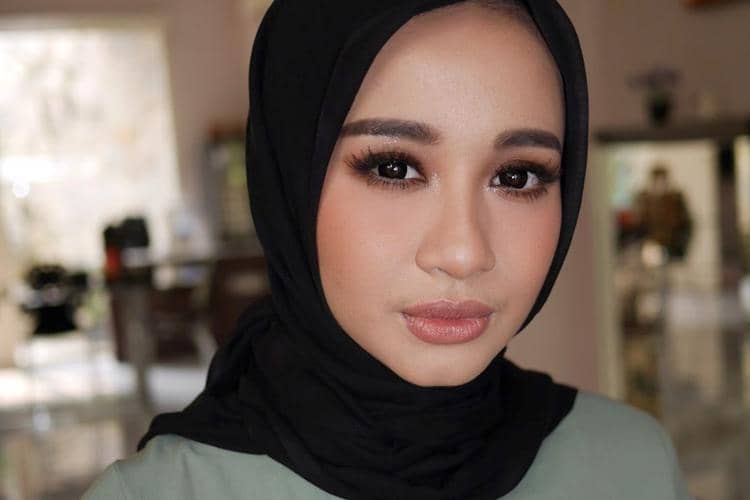 Instagram: @laudyacynthiabella