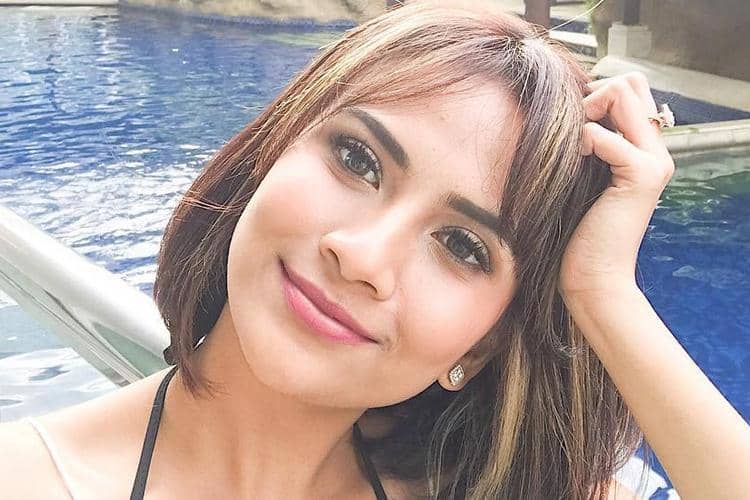 Instagram: @vanessaangelofficial