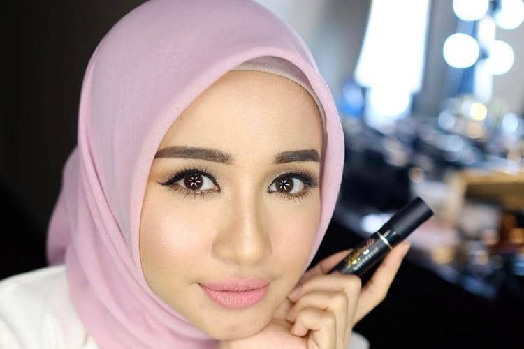 Instagram: @laudyacynthiabella