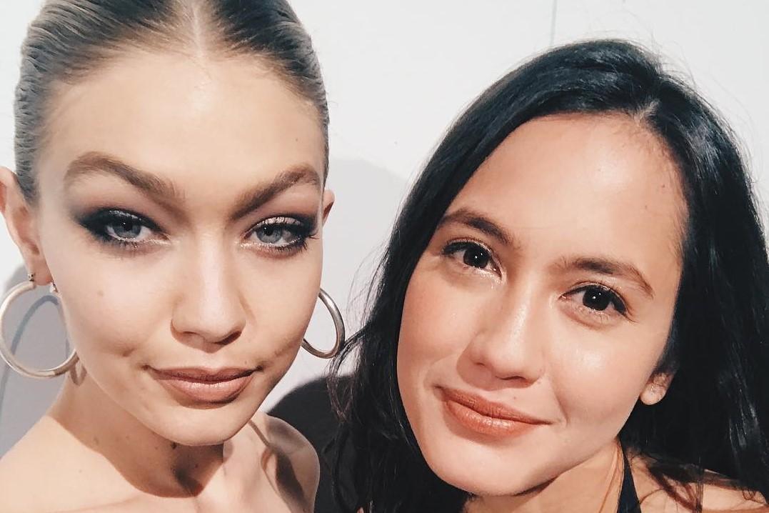 Bertemu Gigi Hadid, Gaya Pevita Pearce Tak Kalah Modis