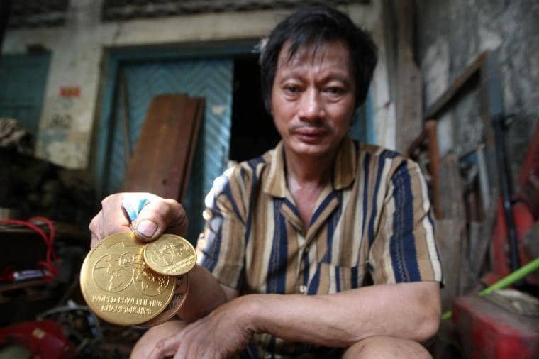 Denny Thios, mantan atlet angkat besi pemecah tiga rekor dunia serta juara internasional. (Situs kompasiana.com)