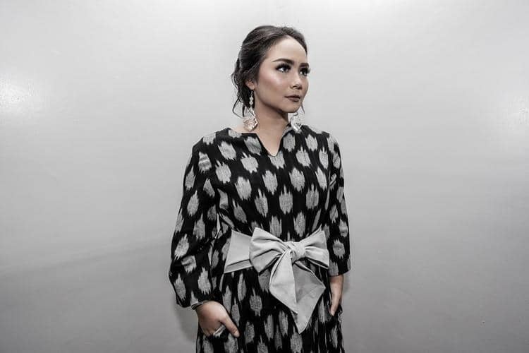 Instagram: @gitagut