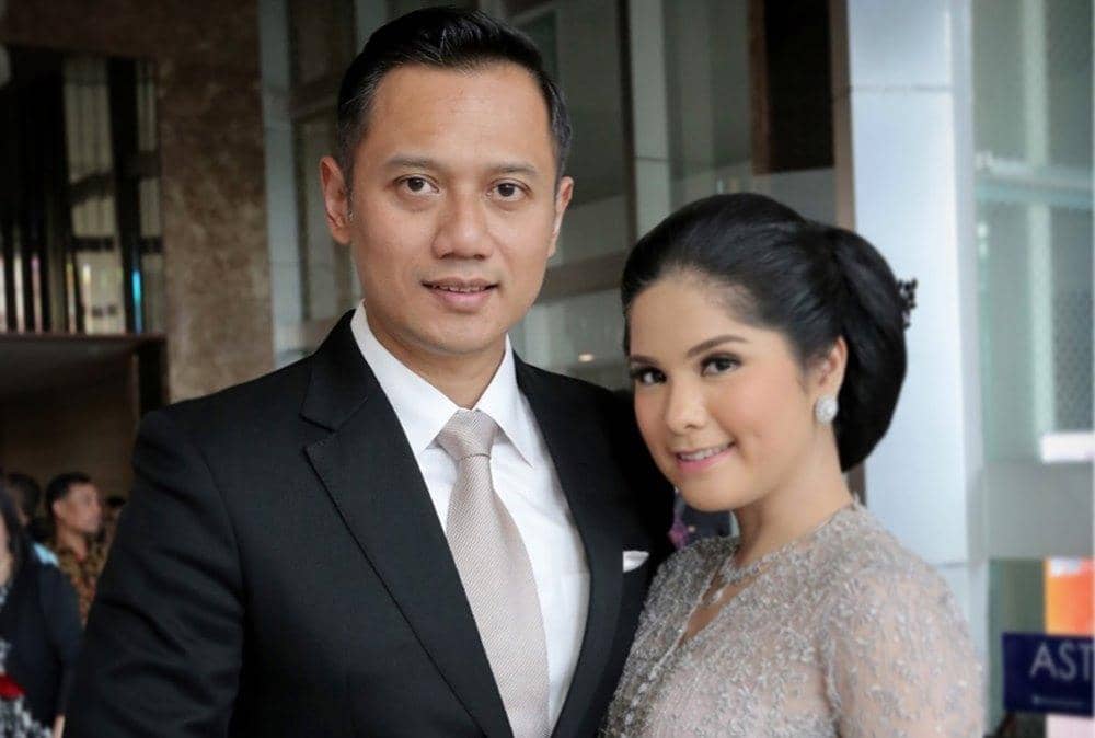 Sweet! Seleb Ini Berhasil Mencuri Hati Anak Pejabat