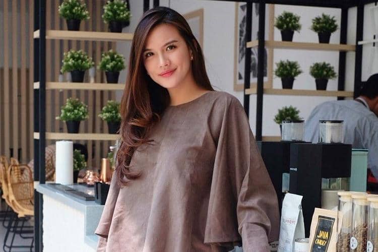 Instagram: @deasypriscilla