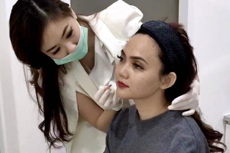 Instagram: @dr_priskilaariana