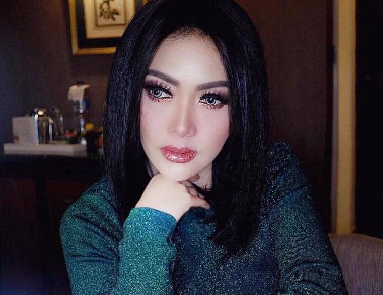 www.instagram.com/princessyahrini