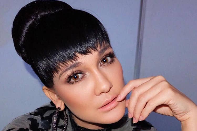 Instagram: @lunamaya