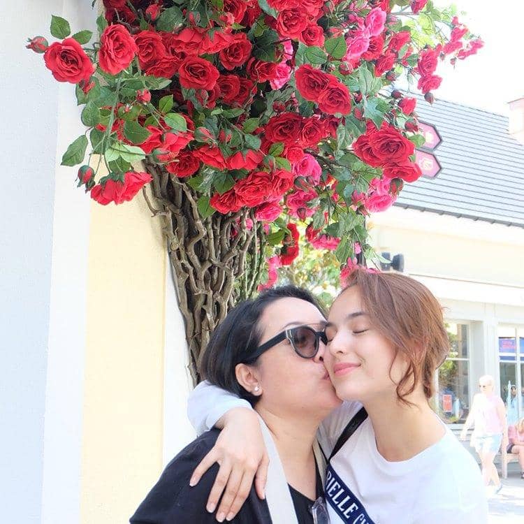 Instagram @chelseaislan