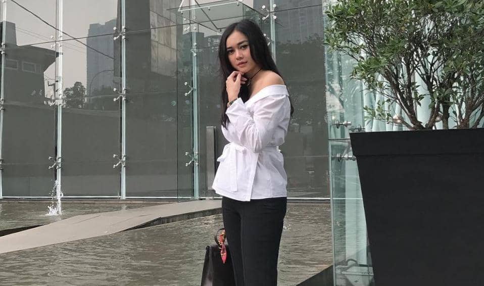 instagram.com/Aurakasih