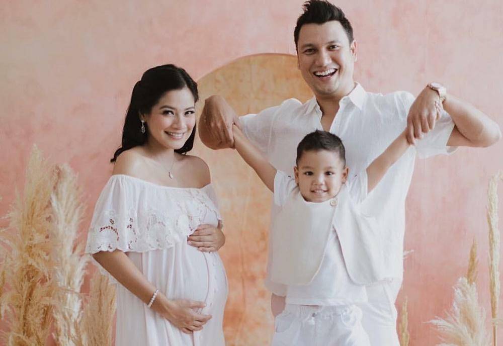Titi Kamal Melahirkan, Christian Sugiono Unggah Foto Sang Bayi