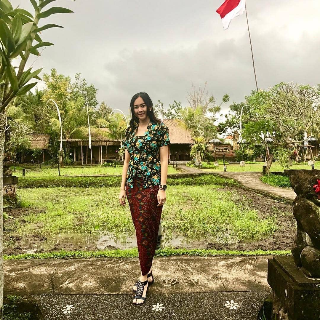 instagram.com/Aurakasih