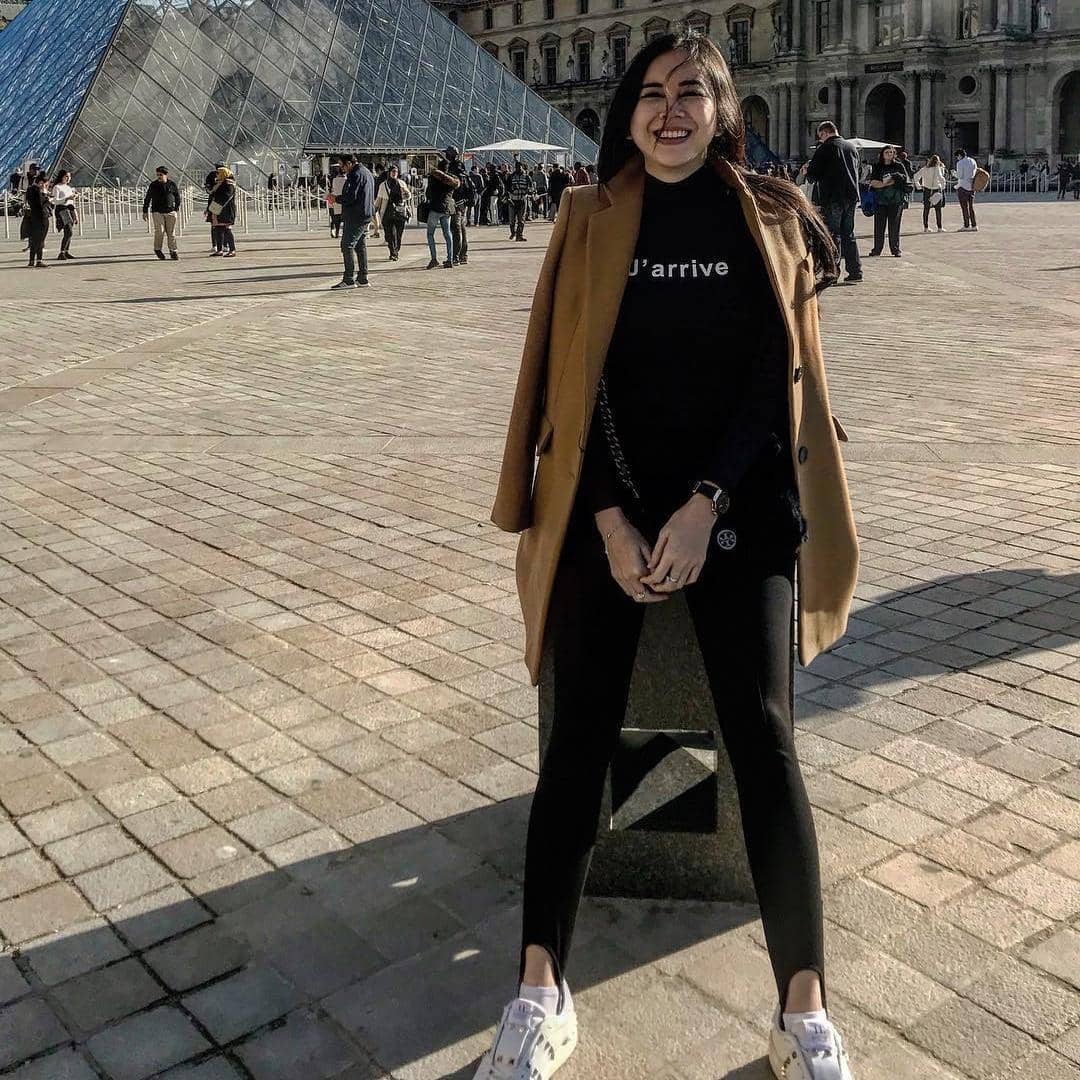 instagram.com/Aurakasih