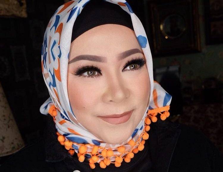 Dituduh Nggak Agamis, Melly Goeslaw Kasih Pesan Ini Ke Netizen yang Nyinyir