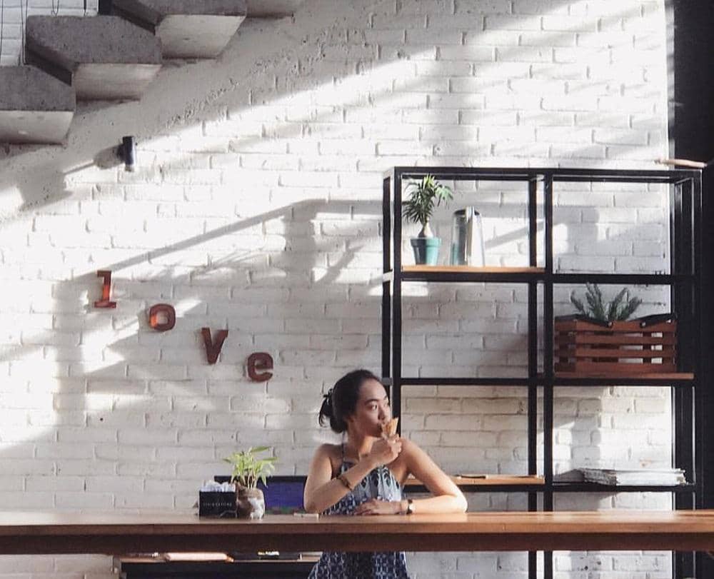 instagram.com/livingstonebakery