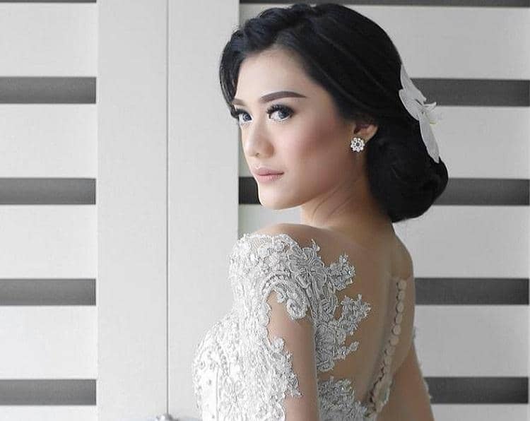 instagram.com/anissaaziza