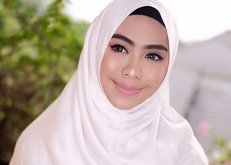 instagram.com/okisetianadewi