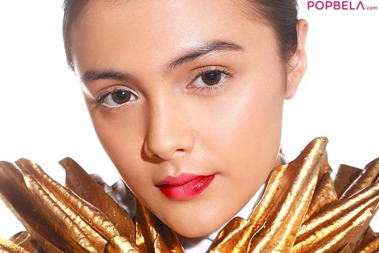 Photographer: Nicky Gunawan, Fashion Editor: Michael Richards, Makeup Artist: Kay Mori, Outifts & Shoes: H&M, Accessories: Rinaldy Yunardi