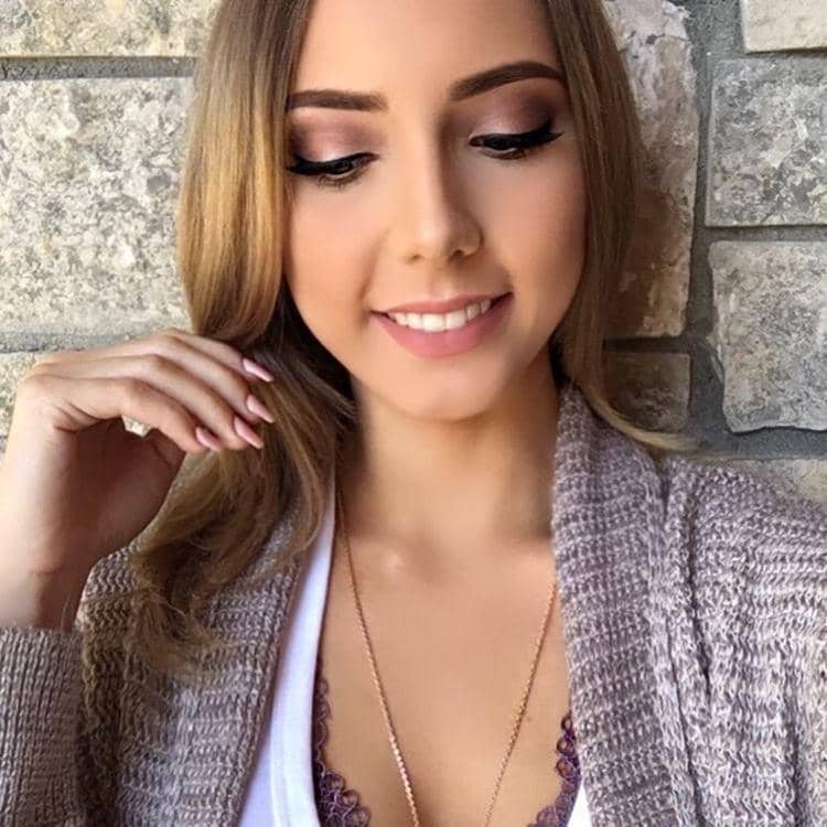 Instagram.com/hailiescott1