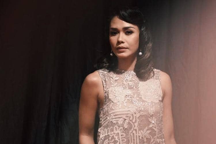 Instagram.com/adiniawrst/boyfsembiring