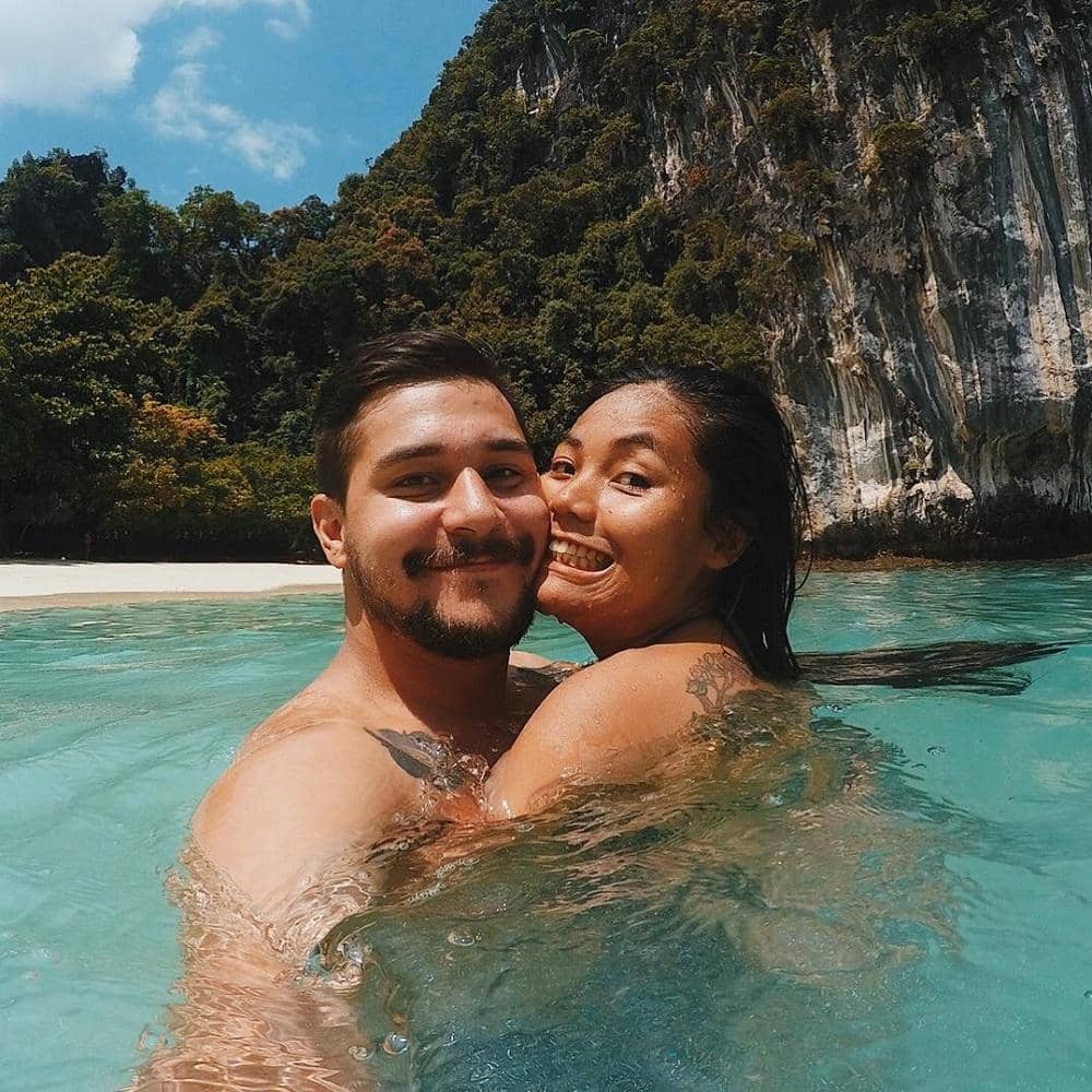 instagram.com/wulanrussell