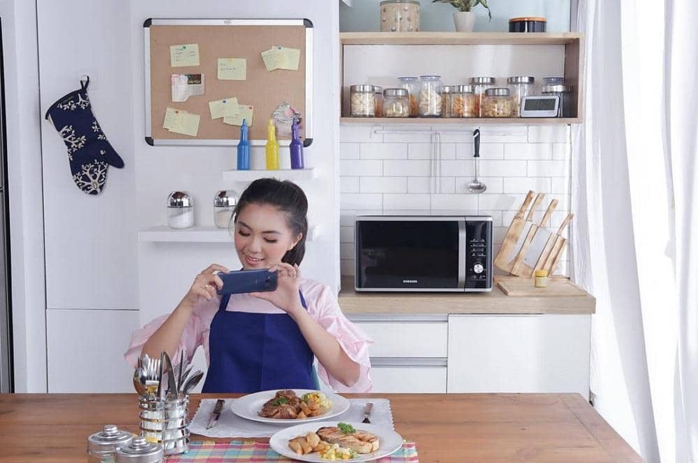 instagram.com/tiarapangestika