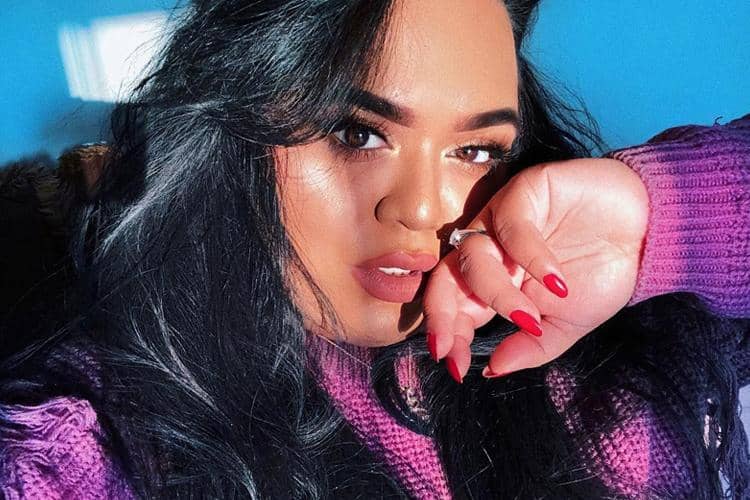 Lewat Tutorial Makeup, Cewek Ini Ajarkan Self-love