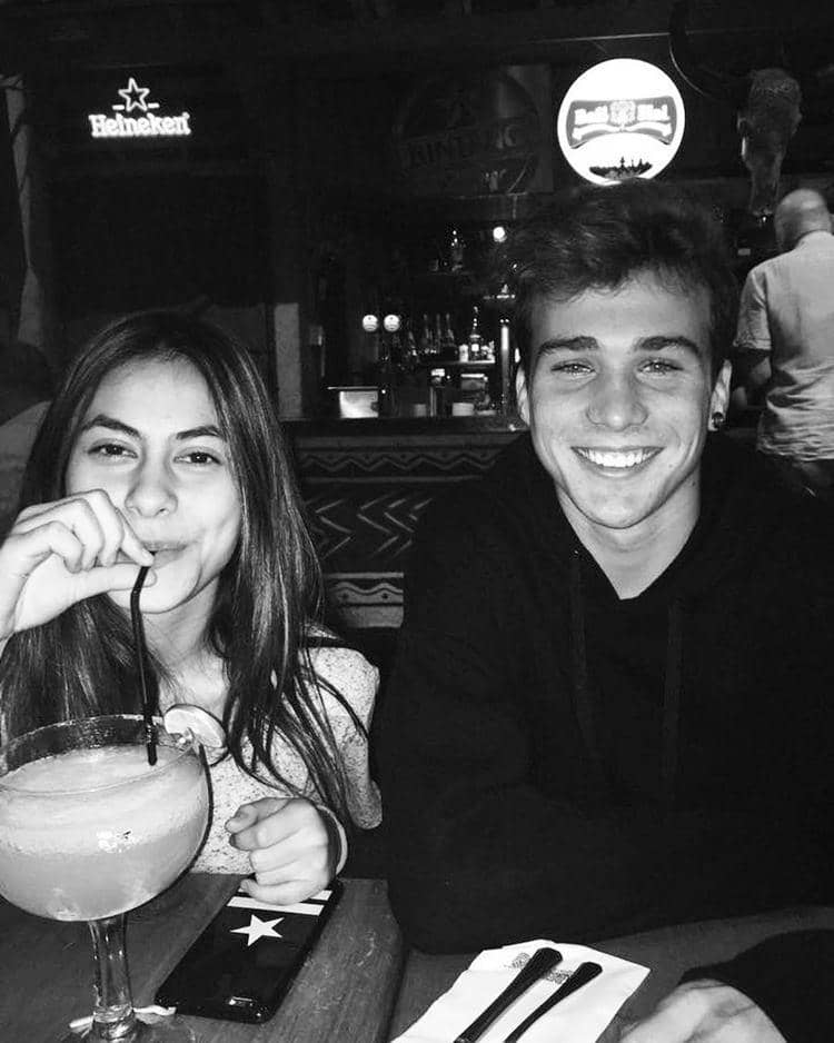 Instagram.com/valerieethomas