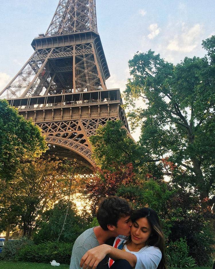 Instagram.com/valerieethomas