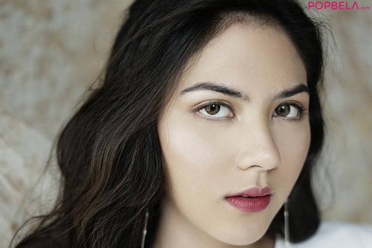 Photographer: Nicky Gunawan, Fashion Editor: Michael Richards, Makeup Artist: Kay Mori, Outfits: Mazuki, Accessories: From Tiny Islands