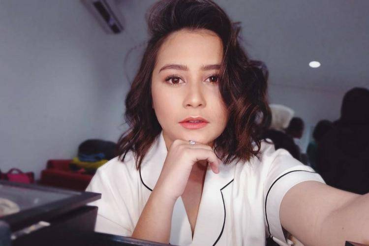 Sedang Tren, 5 Seleb Ini Berani Tampil dengan Rambut Berantakan