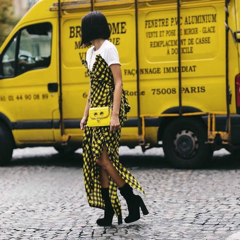 Instagram.com/handinframe