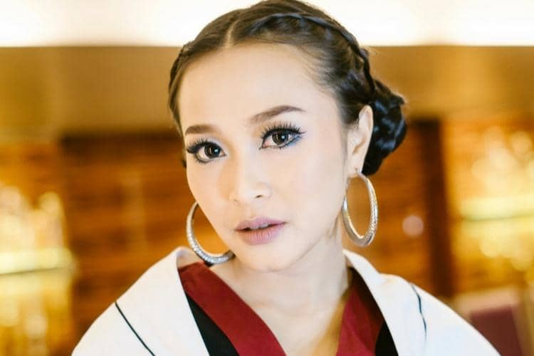 Instagram.com/@rinni_w/@rendraheryandik