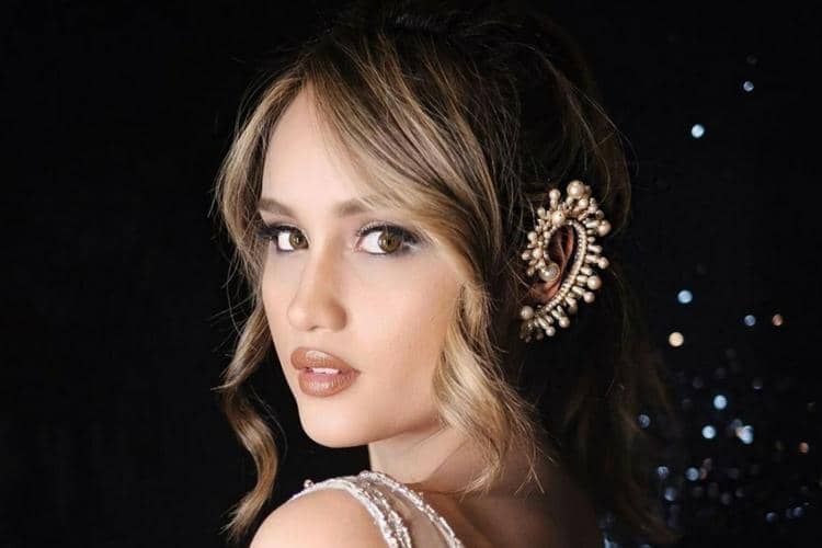 Instagram.com/@claurakiehl