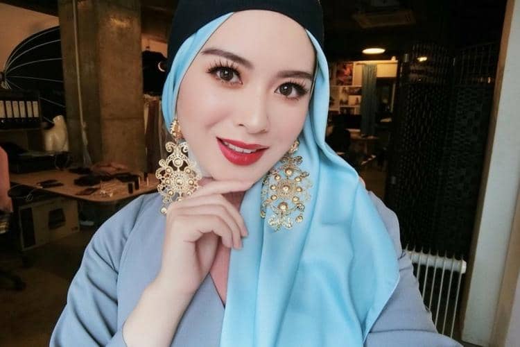 5 Makeup a la Ayana Moon Ini Cocok untuk Kamu yang Ingin Tampil Segar