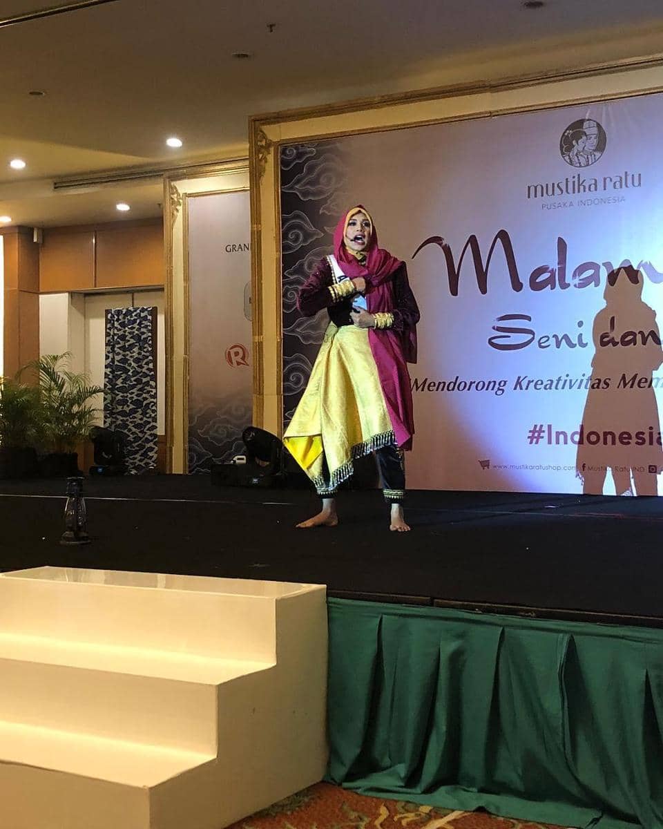 Instagram.com/officialputeriindonesia