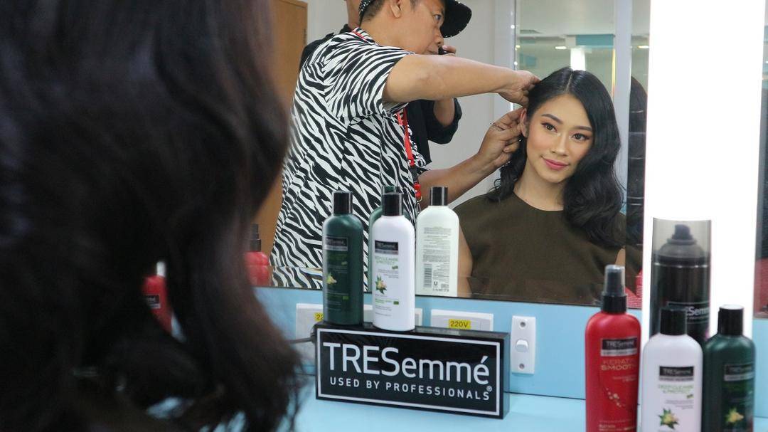 Bukan Hairstyle Biasa, Gaya Rambut Ini Bisa Kamu Dapetin dalam Waktu Singkat
